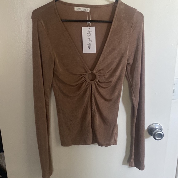 Never worn long sleeve trendy brown top - Picture 2 of 3